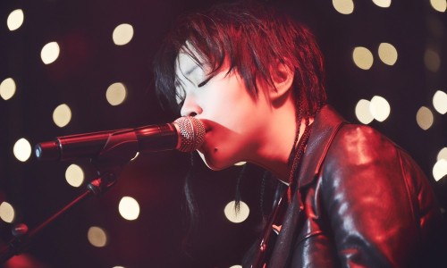 窦靖童参演绎音乐微电影《The Way I Am 声来如此》